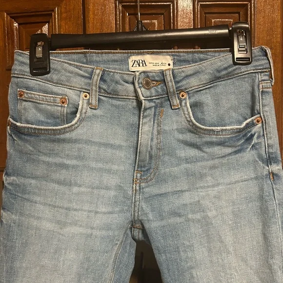 Zara Women's Denim Skinny Jeans - Picture 3 of 5